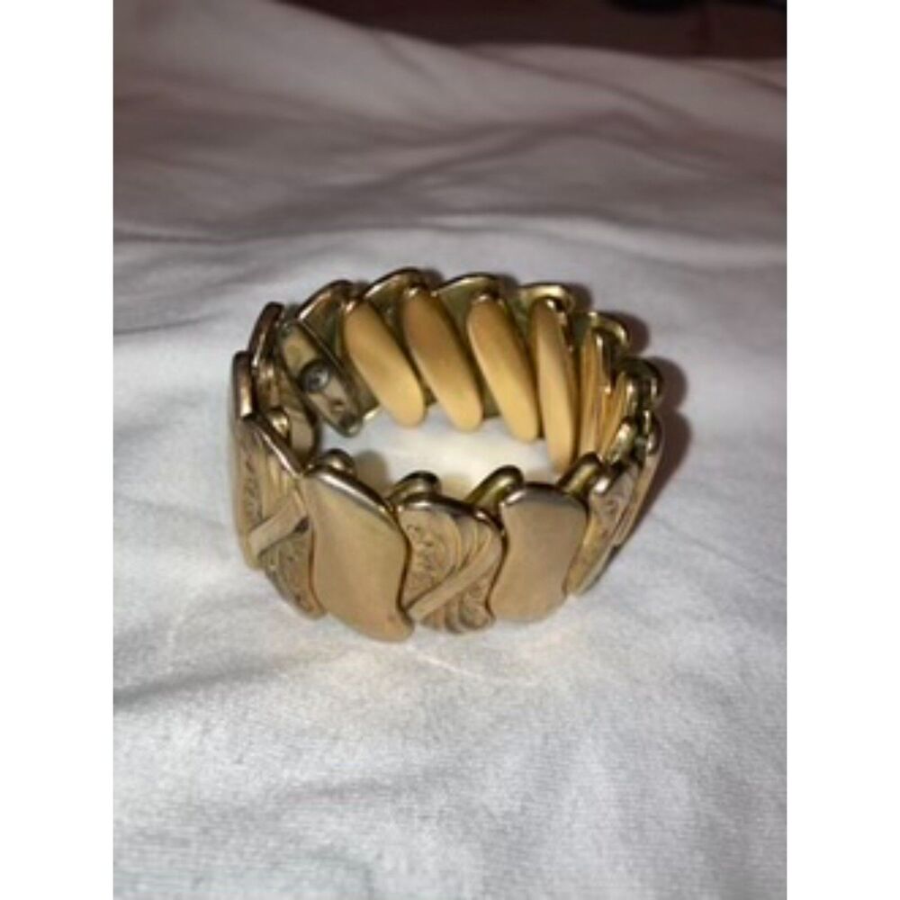 1940s Gold Expansion Bugbee and Niles Sweetheart Bracelet